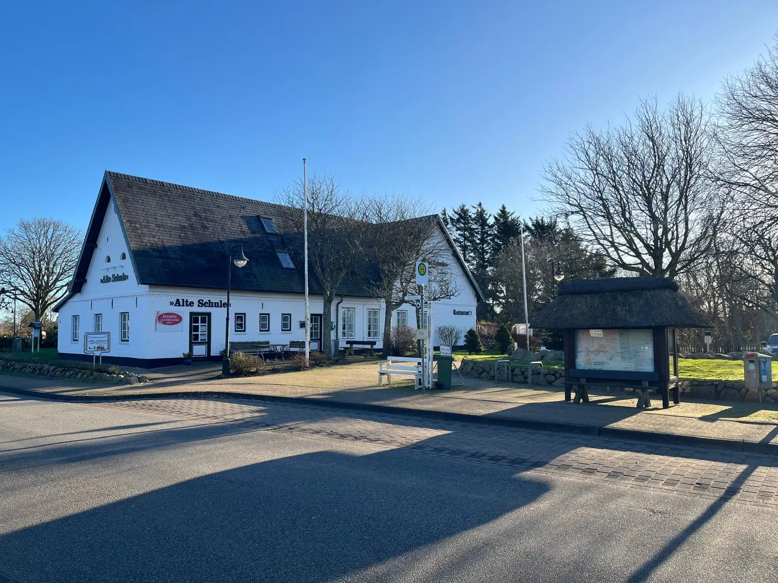 Alte Schule Außenansicht der Alten Schule (Restaurant und Bäckerei)